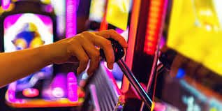 Người dùng xem và đặt cược bóng đá trực tuyến trên nền tảng kubet88 tại Việt Nam